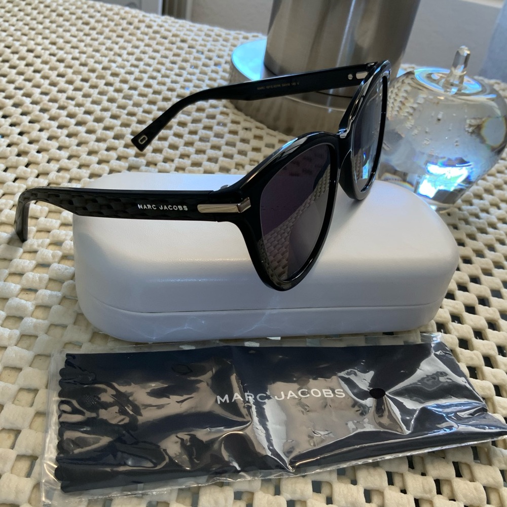 Marc Jacobs Black CatEye Sunglass NWT